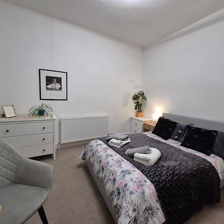 Stylish And Bright Flat In London N8 Turnpike Lane - Piccadilly Line Apartment Exterior foto