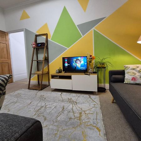 Stylish And Bright Flat In London N8 Turnpike Lane - Piccadilly Line Apartment Exterior foto